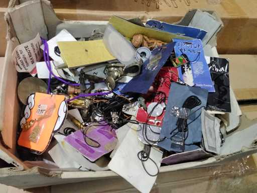 Cu?c? plin? cu bijuterii/bijuterii.