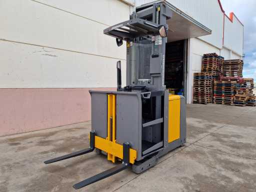 JUNGHEINRICH EKS 210 Elektro-Vertikal-Kommissionierer - 2016