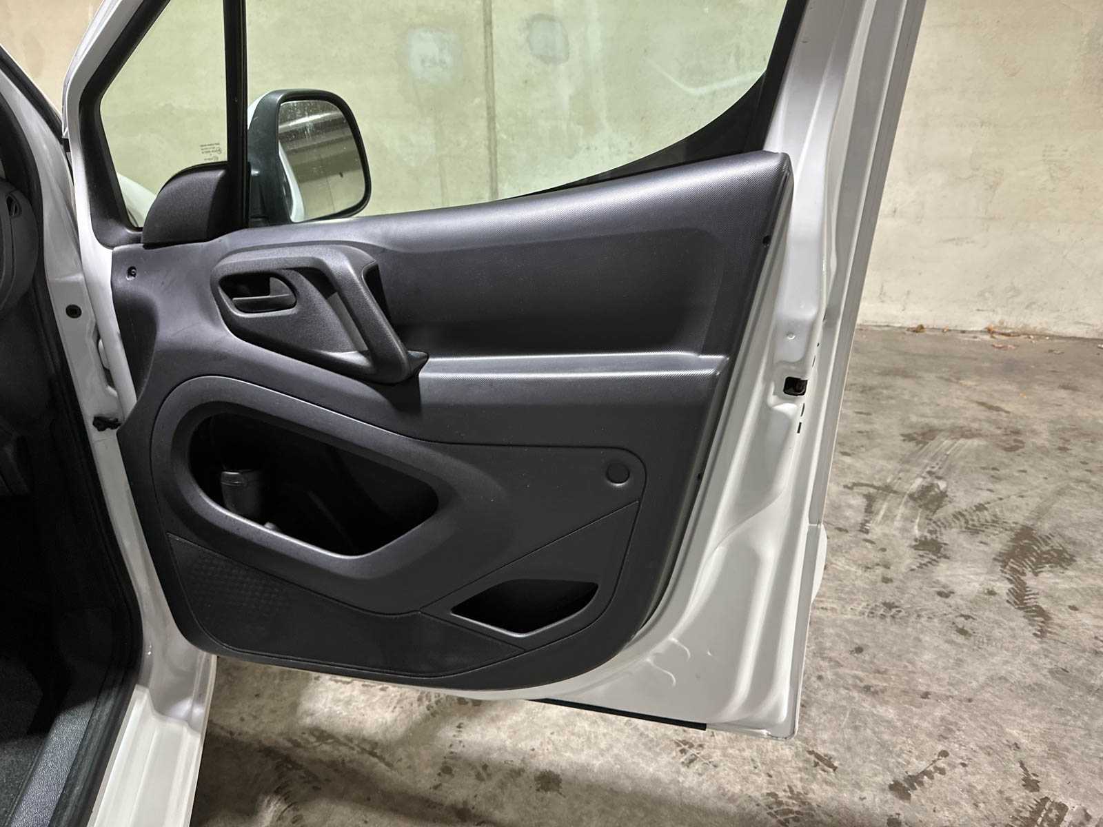 Peugeot Partner 120 1.6 BlueHDi 75 L1 Premium Pack 75pk 2018 (Origineel-NL & 1e Eigenaar), V-700-SK