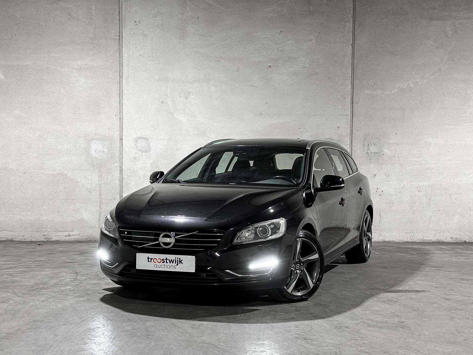 Volvo V60 2.4 D6 AWD Plug-In Hybrid Summum 215pk 2013 (Origineel-NL), 6-SVN-43