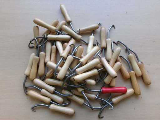 Metalen haak met houten handvat, ca. 18 cm (U2) (50x)