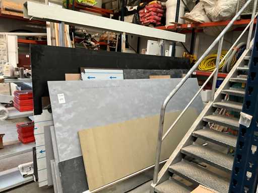 Partia różnych materiałów blachowych