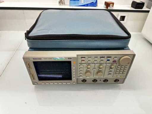 TEKTRONIX - TDS520 - Digitale Oscilloscoop