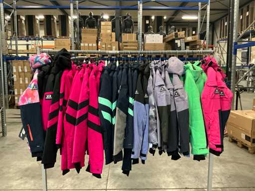 Seria różnych kurtek śnieżnych dla dziewcząt Rehall (36x)