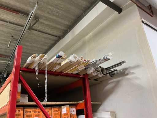 Charge verschiedener Fußleisten