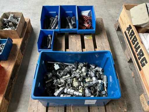 Divers boulons et raccords