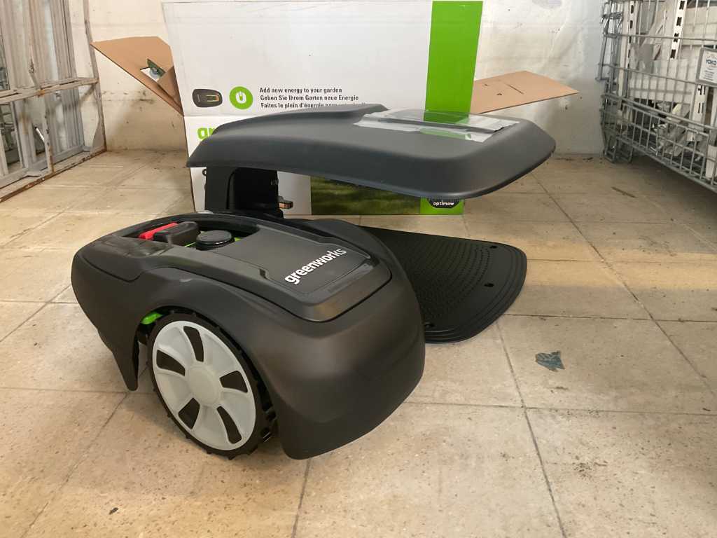 2022 Greenworks Optimow 7 Robotic Lawnmower - 750 m²