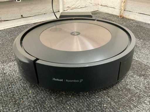 iRobot Roomba J7 Robot Vacuum Cleaner