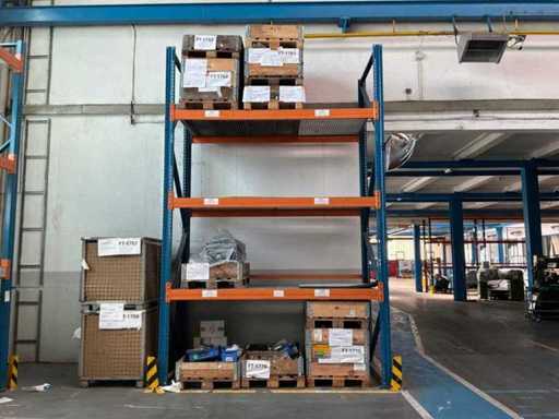 Pallet rack without contents (1x box size)
