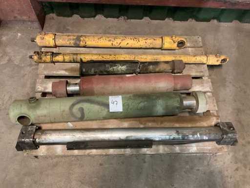 Hydraulic working cylinder (6x)