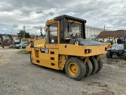 Caterpillar PS 300C Tyre roller