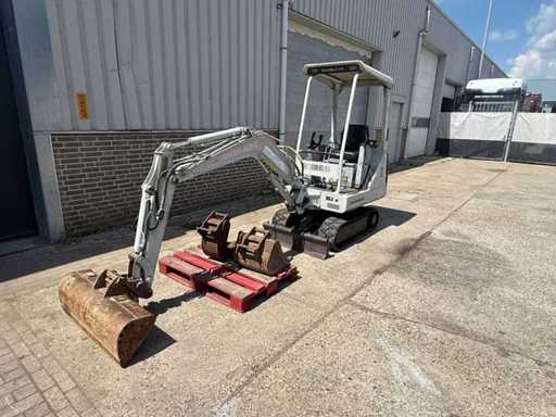 Takeuchi TB015 Mini-Bagger