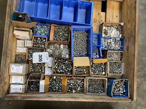 Nakrętki i ze stali nierdzewnej