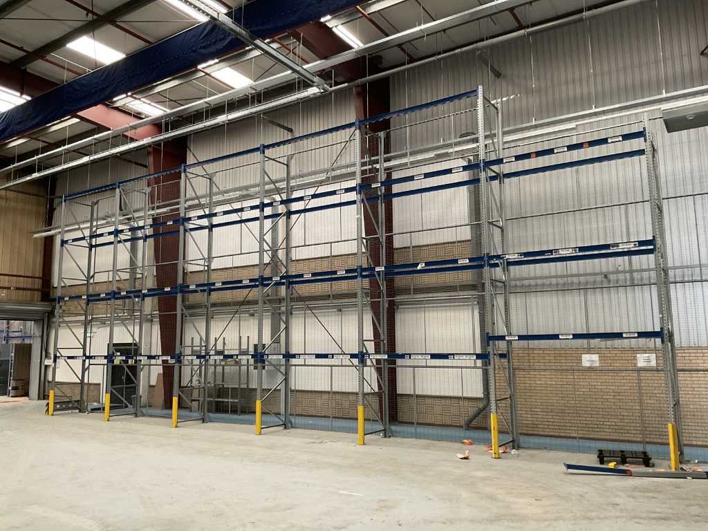Pallet racking (6 sections)