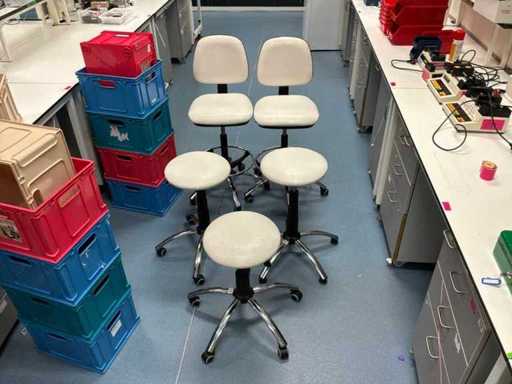 Sillas y taburetes (5x)