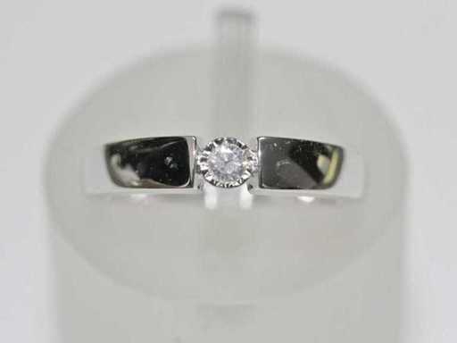18 KT White Gold Ring With Natural Diamond