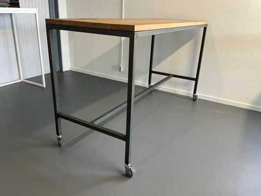 Verrijdbare bartafel