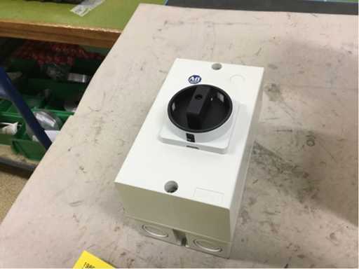 Carcase către întrerupătoare automate