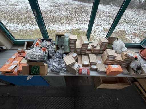   Matériaux de montage des articles 