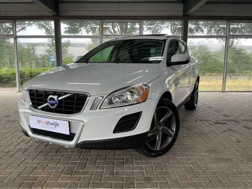 Volvo - 2011 - XC60 - 3.2 AWD Momentum 