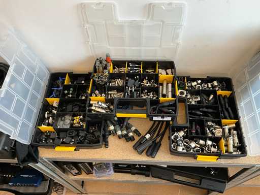 Diverse Fahrwerksteile & Adapterstecker