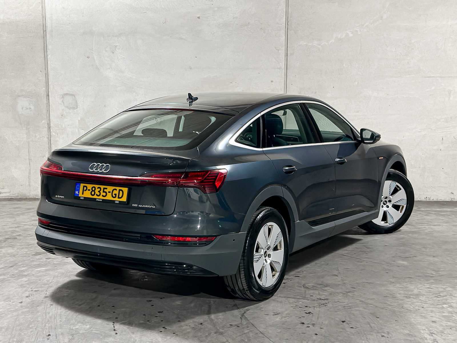 Audi e-tron Sportback 55 quattro edition 95 kWh 408pk 2022 (Origineel-NL + 1e eigenaar), P-835-GD