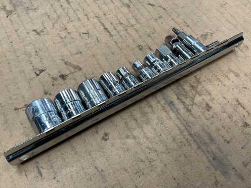 Jeu de douilles encliquetables