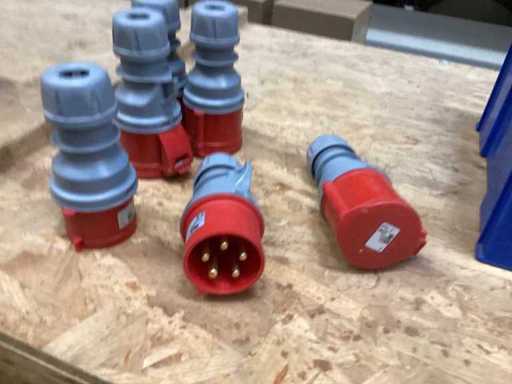 32A CEE Kupplung 4x und Stecker 2x neu ungebraucht