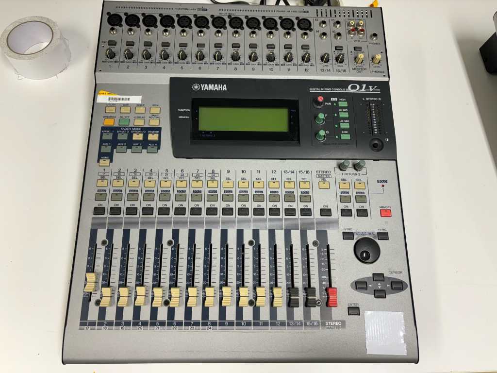 Digital Mixing Console Yamaha 01V