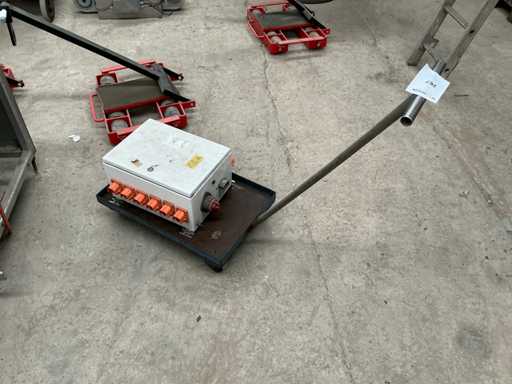 Cărucior de transport cu dulap electric