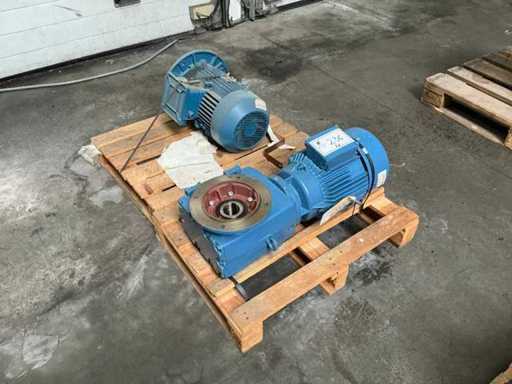 Variedad de motores y cajas de cambios (2x)