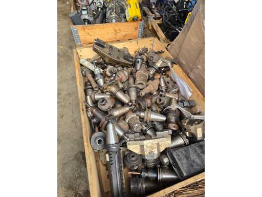   Mixed machine tool holder package