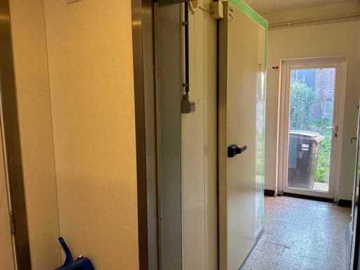 Isobar Cold Room ( to be dismantled )