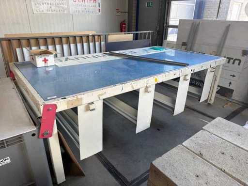 Illuminated cutting table