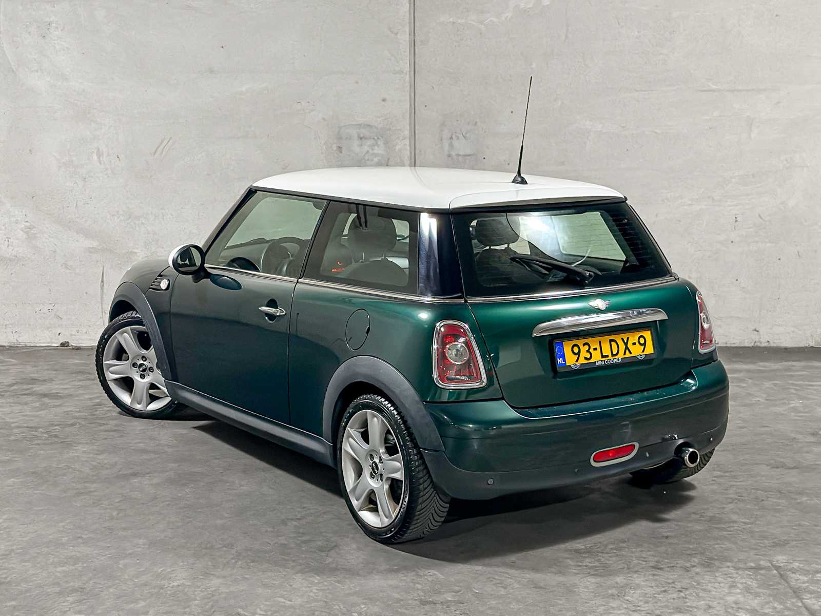 Mini 3-Deurs 1.6 Cooper 120pk 2008, 93-LDX-9
