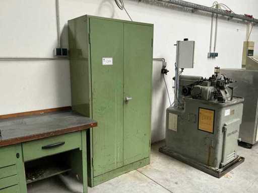 Armario de herramientas con contenido