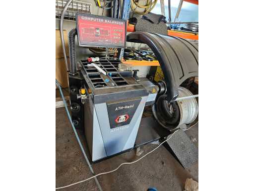 ATH-Heinl - ATH1200 - Machine d’équilibrage pour camions