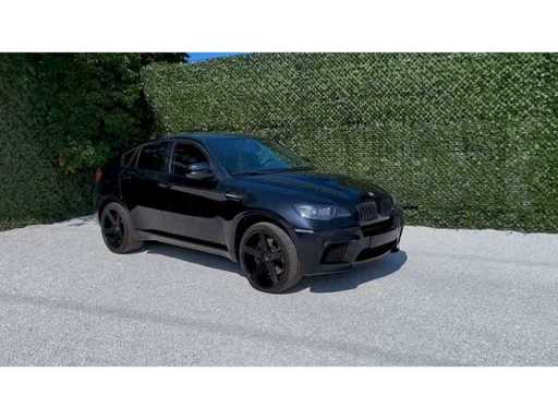 BMW%2520X6M.mp4