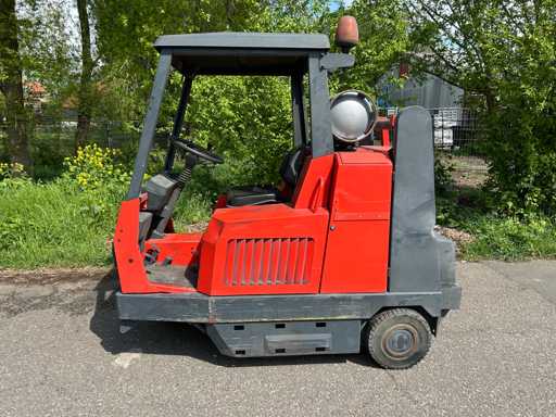 2009 Hako Jonas 1450V Self-propelled sweeper