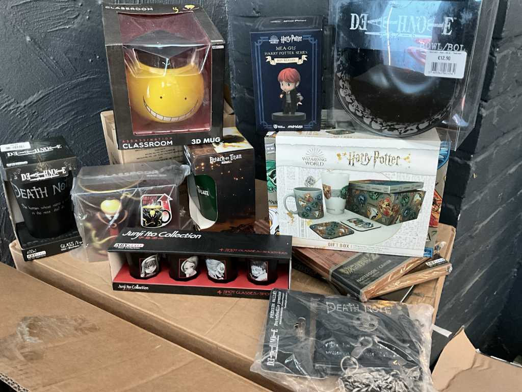 Plm 115x diverse collectibles, o.a. ANIME/HARRY POTTER