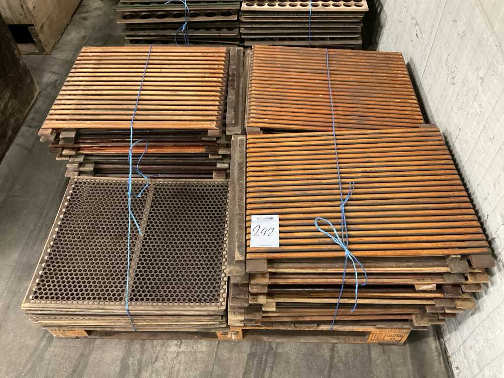 Batch of sieve plates for bulb sorting machine