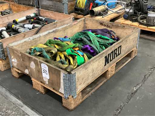 Verschiedene Hebebänder / Schlingen