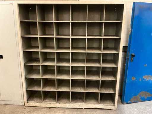 Armadio a compartimento in acciaio