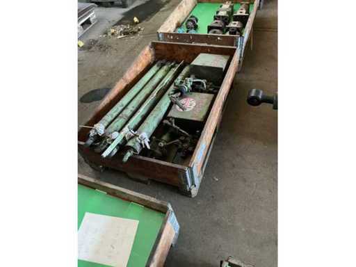 Paleta 4 cylindrów hydraulicznych + pomp + bloków zaworowych