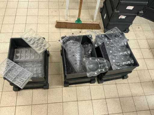 Partia różnych form czekoladowych