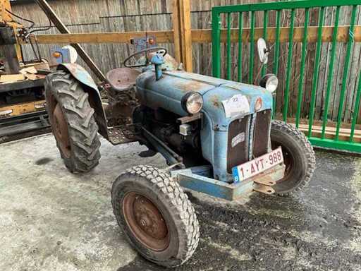 Oldtimer tractors, woodworking machines and forestry machines