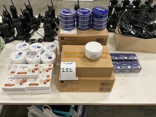 Nivea/ Dove Party Hautcreme