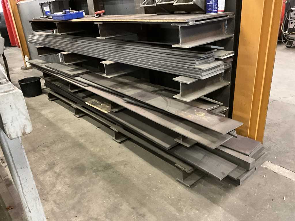 Stock steel profiles / arm rack