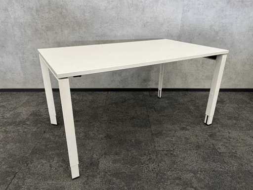 Höhenverstellbarer Schreibtisch 140x80