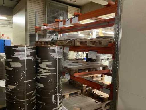 Scaffale robusto, senza contenuti